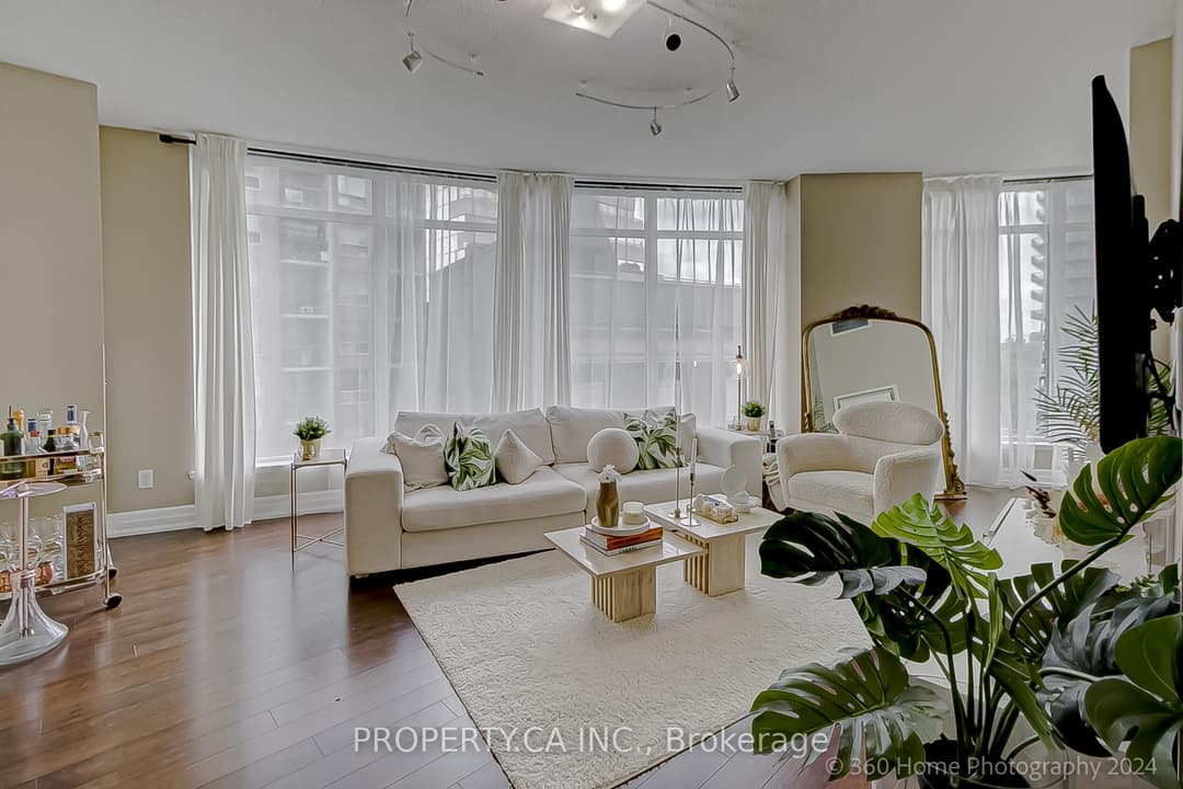 8 Scollard Street Unit 702, Annex / Yorkville / Summerhill