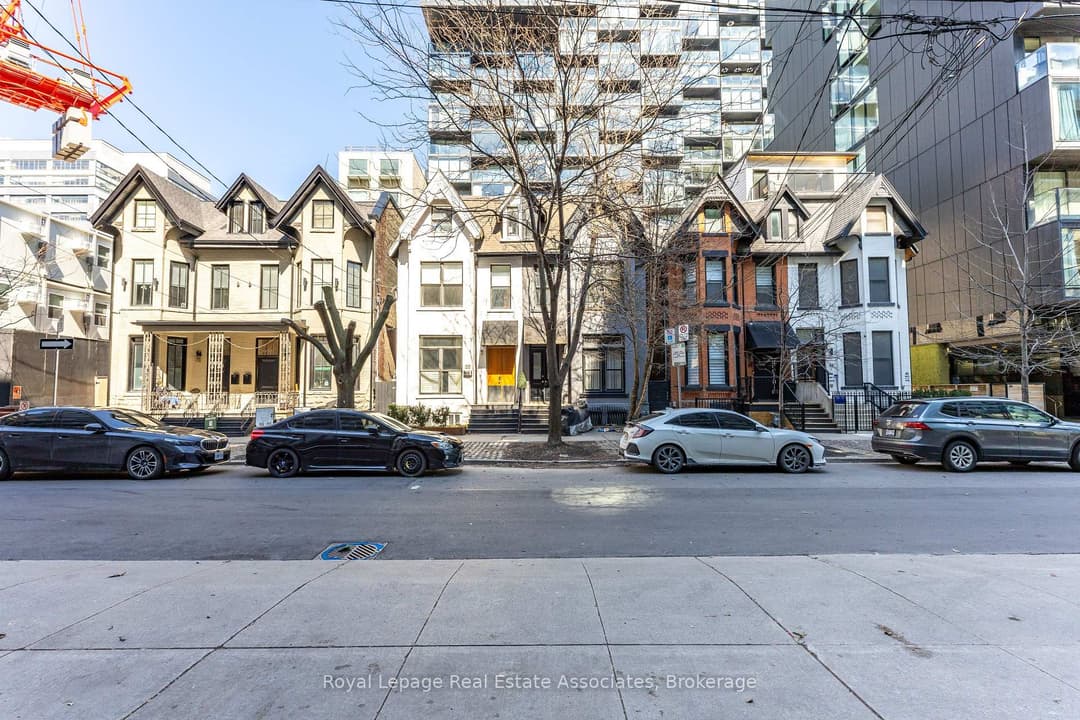 54 Stewart Street, Downtown Toronto / Waterfront