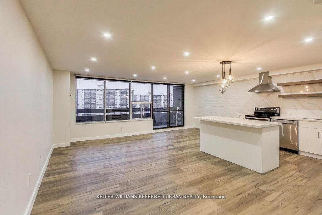 11 Wincott Drive Unit 1215, Etobicoke (Kingsview Village / Humber Heights)