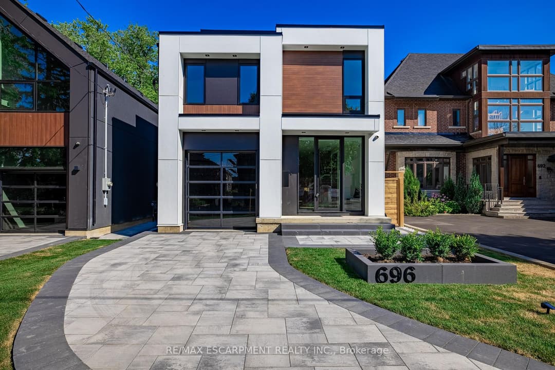 696 Montbeck Crescent, Mississauga