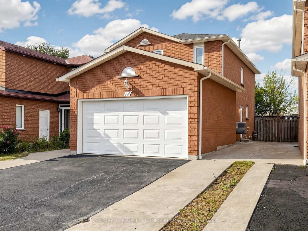 Virtual tour of 1125 Ivandale Drive, Mississauga