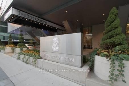 183 Wellington Street Unit 2303, Downtown Toronto / Waterfront