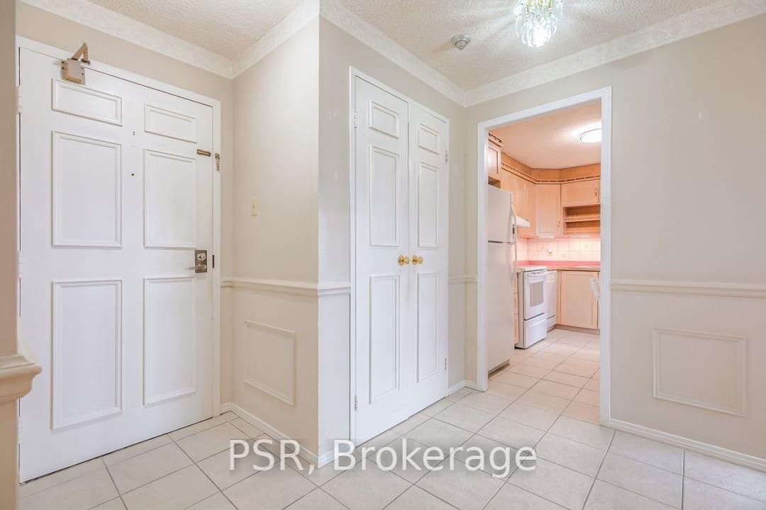 3695 Kaneff Crescent Unit 612, Mississauga