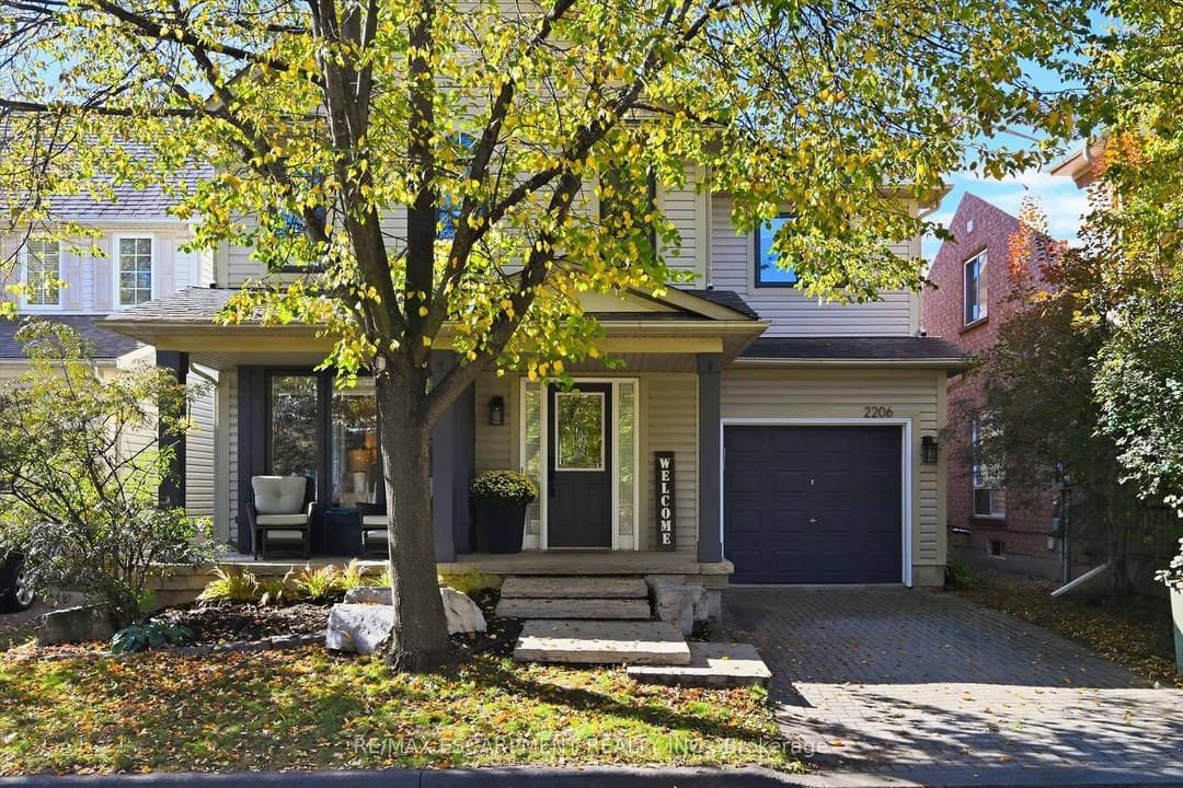 2206 Casselman Court, Burlington