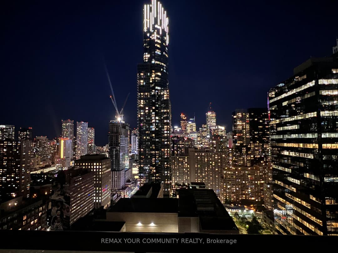 15 Grenville Street Unit 2711, Downtown Toronto / Waterfront