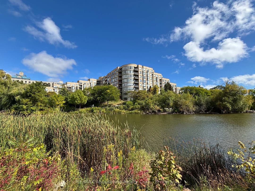 2511 Lakeshore Road Unit 406, Oakville