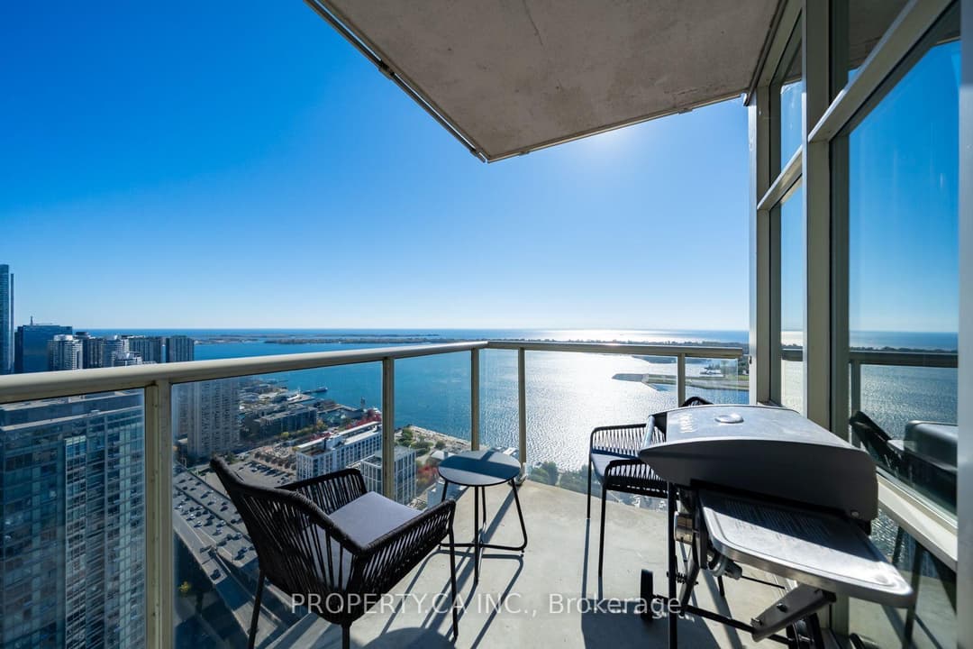 35 Mariner Terrace Unit 5209, Downtown Toronto / Waterfront