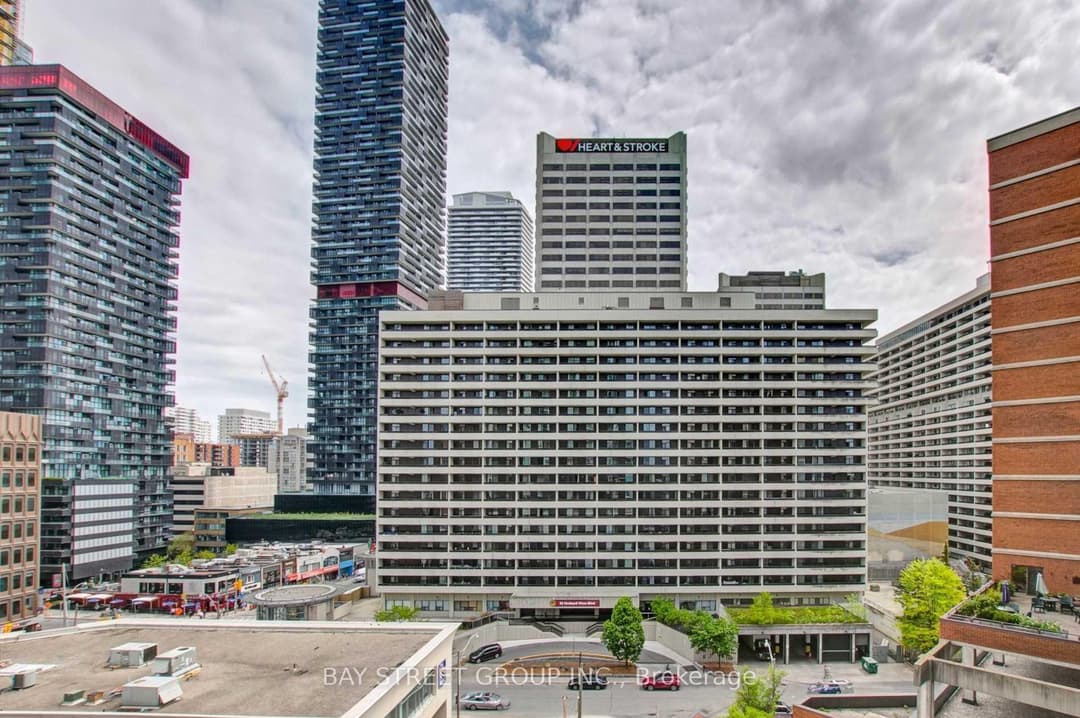 33 Helendale Avenue Unit 2108, Forest Hill / Deer Park