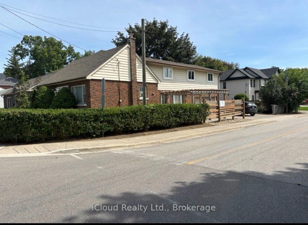 320 Pine Street, Milton