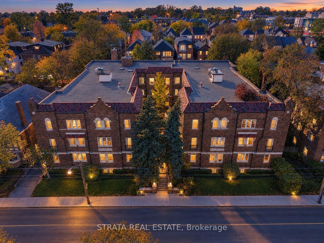 480 Oriole Parkway Unit 207, Forest Hill / Deer Park