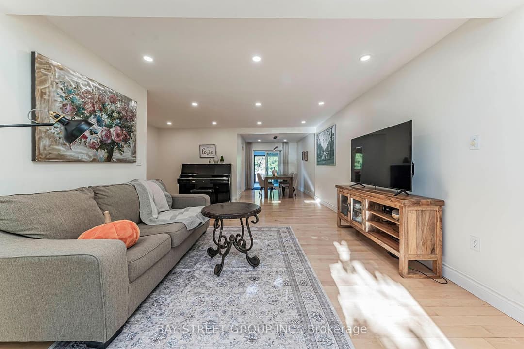 1111 Kent Avenue, Oakville