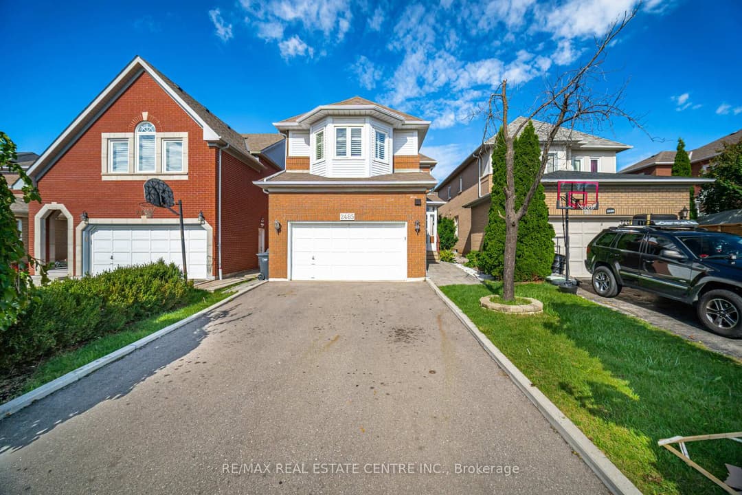 2485 Strathmore Crescent, Mississauga