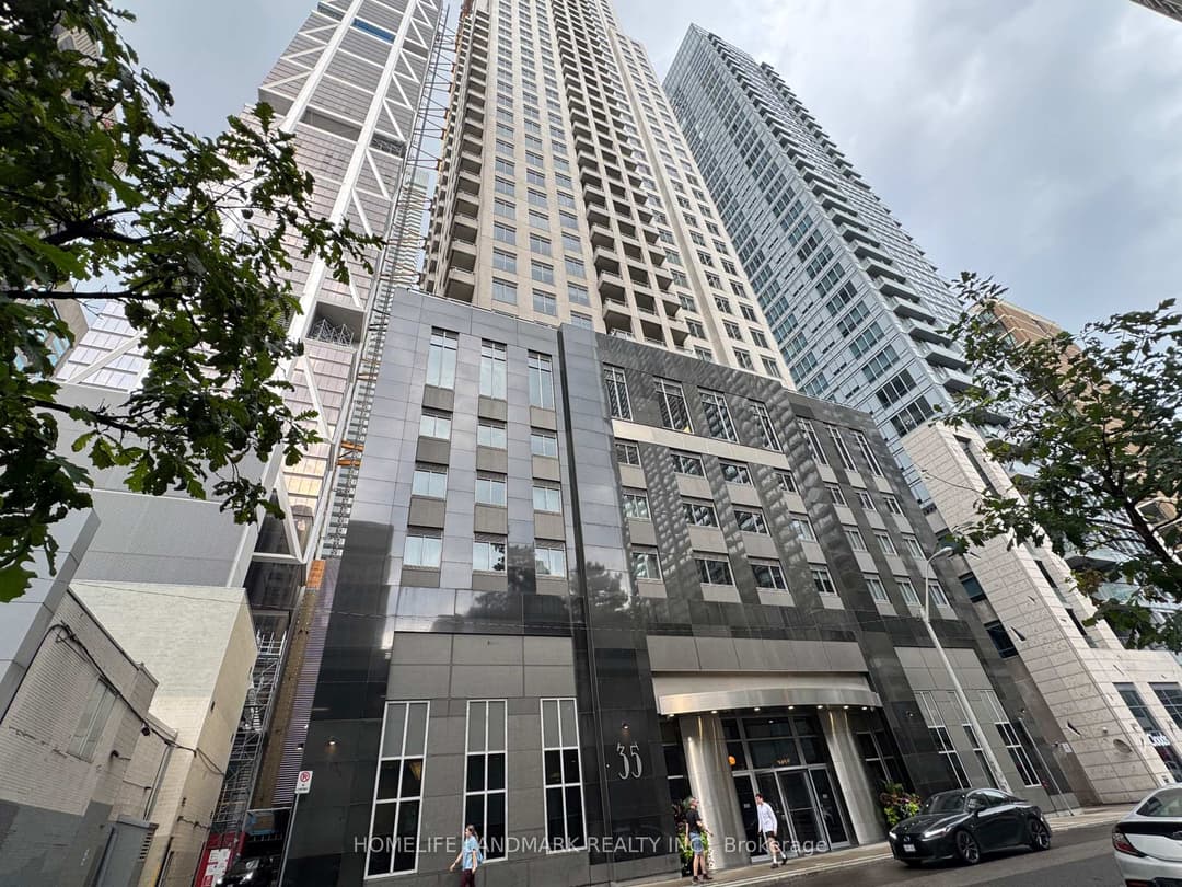 35 Balmuto Street Unit 501, Downtown Toronto / Waterfront