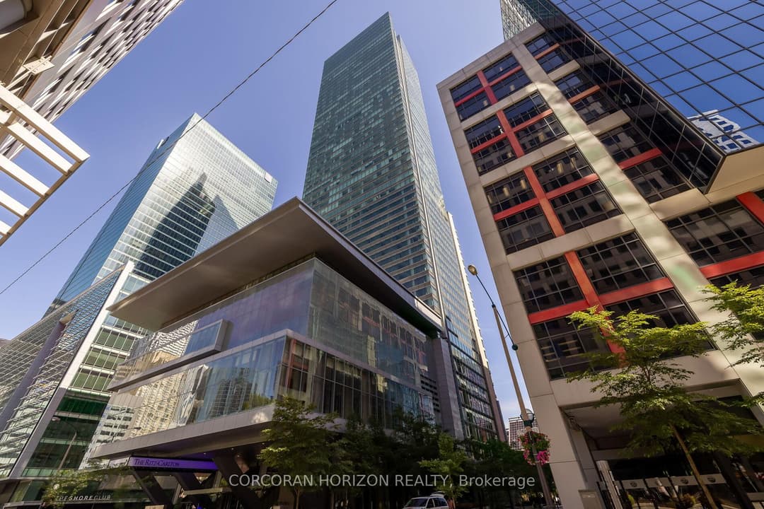 183 Wellington Street Unit 2403, Downtown Toronto / Waterfront