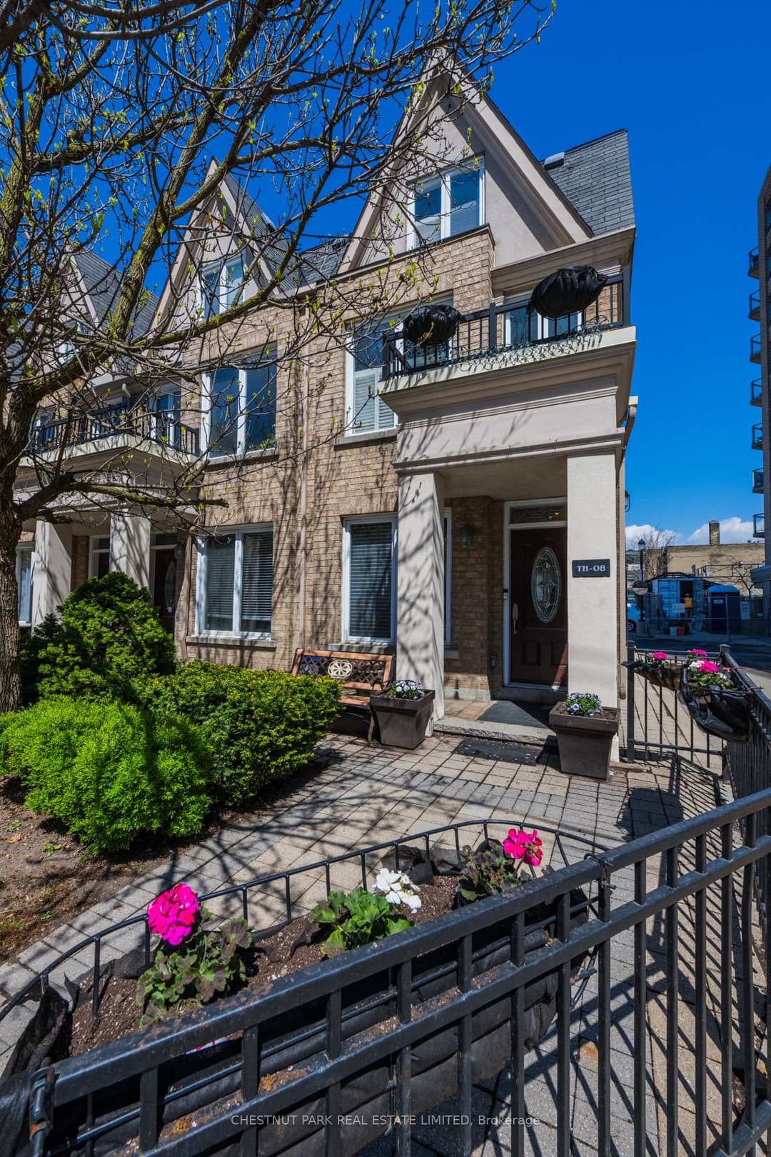 140 Bathurst Street Unit TH8, Downtown Toronto / Waterfront