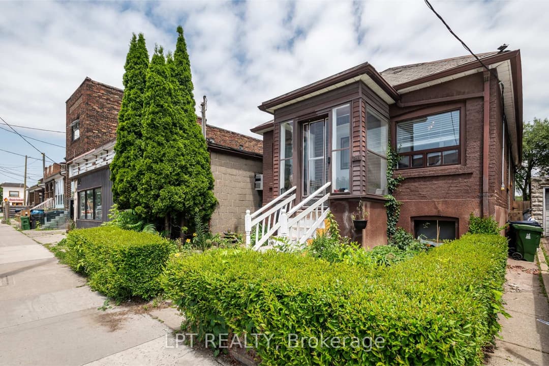 541 Vaughan Road, Forest Hill / Deer Park