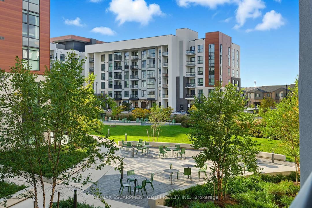470 Gordon Krantz Avenue Unit 204, Milton