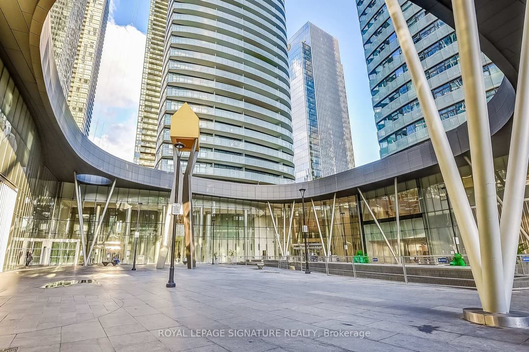 14 York Street Unit 2804, Downtown Toronto / Waterfront