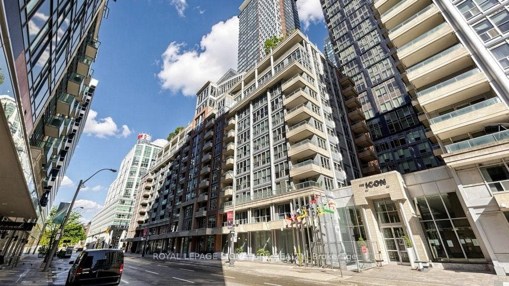 270 Wellington Street Unit 313, Downtown Toronto / Waterfront