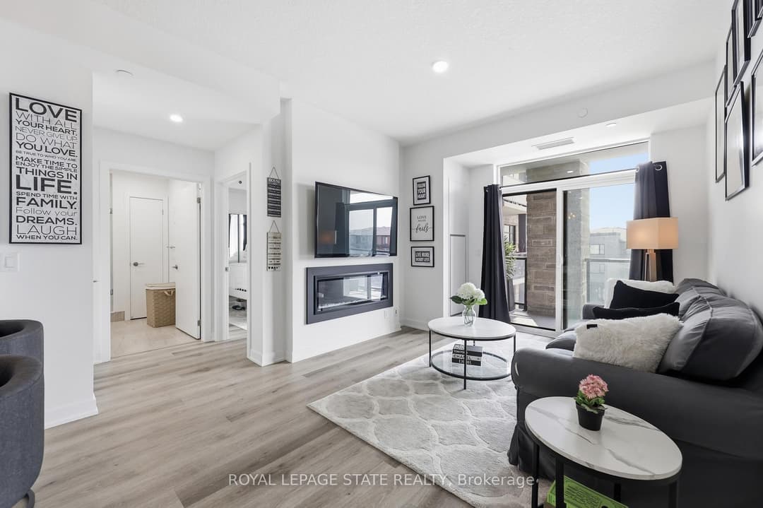 600 North Service Road Unit 301, Hamilton