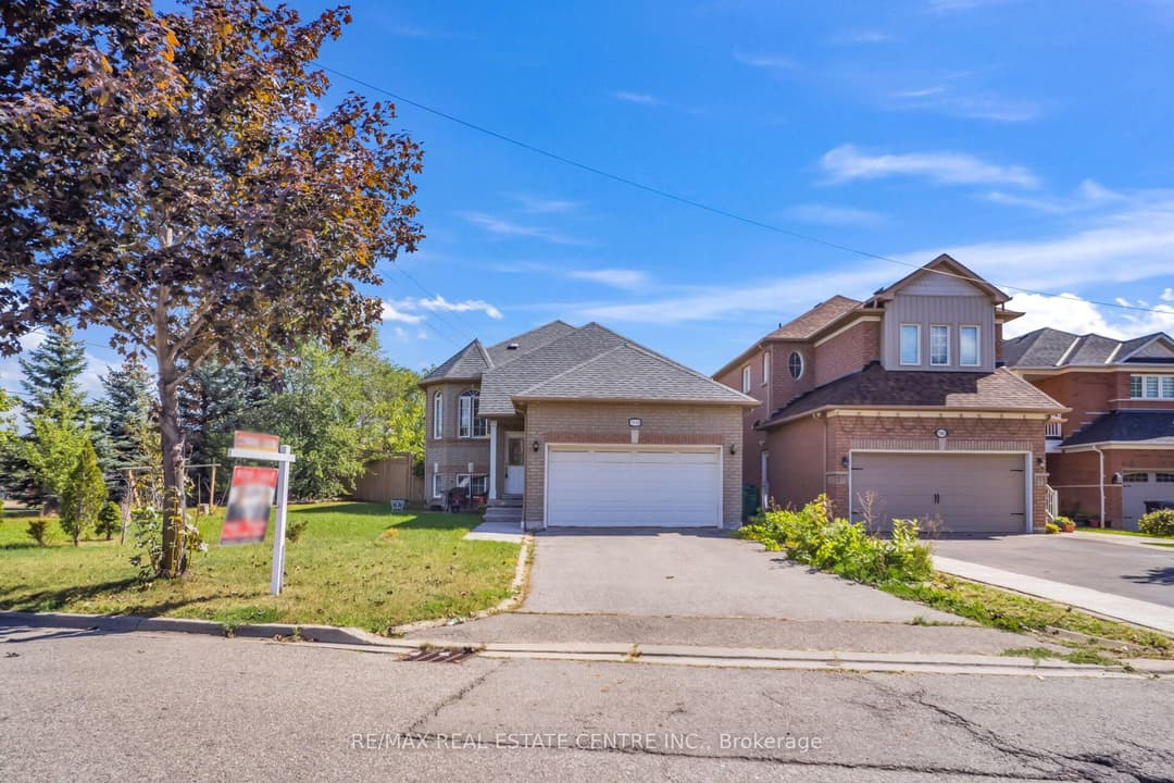 7349 Zinnia Place, Mississauga