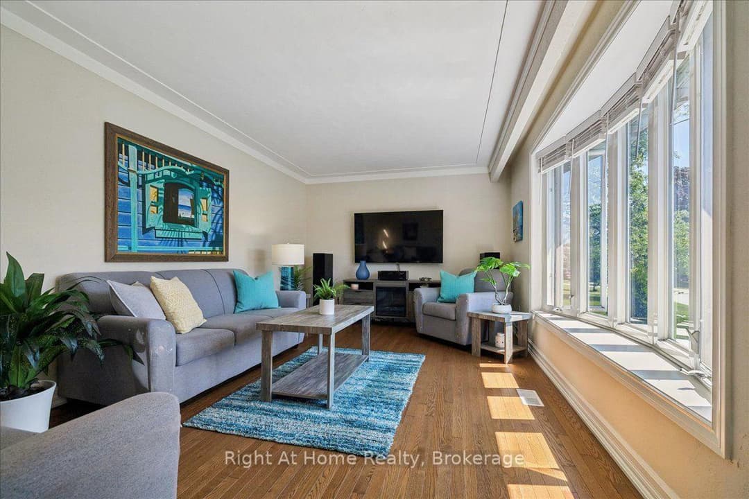275 Kent Crescent, Burlington