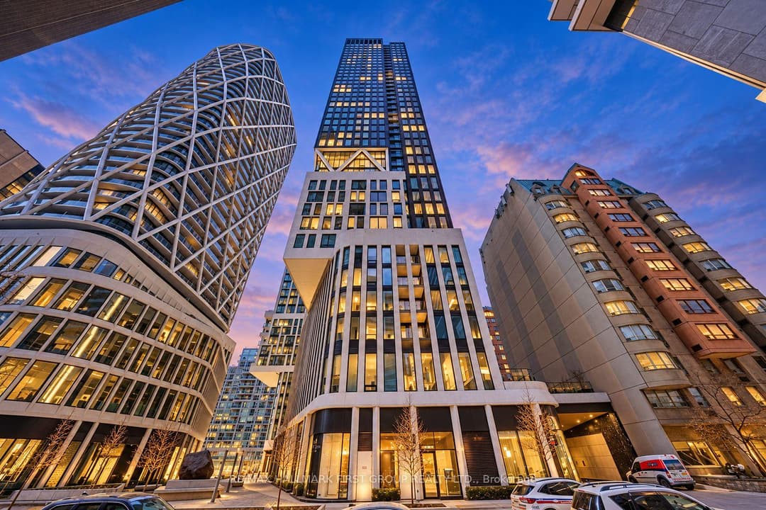230 Simcoe Street Unit 1235, Downtown Toronto / Waterfront