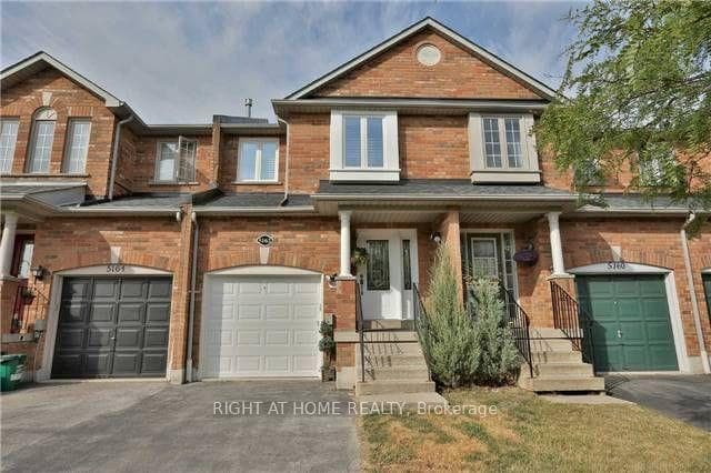 5162 Falconcrest Drive, Burlington