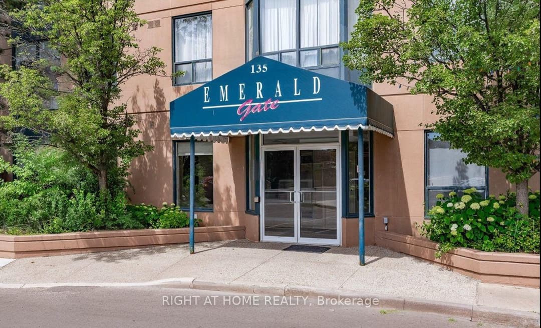 135 Hillcrest Avenue Unit 808, Mississauga