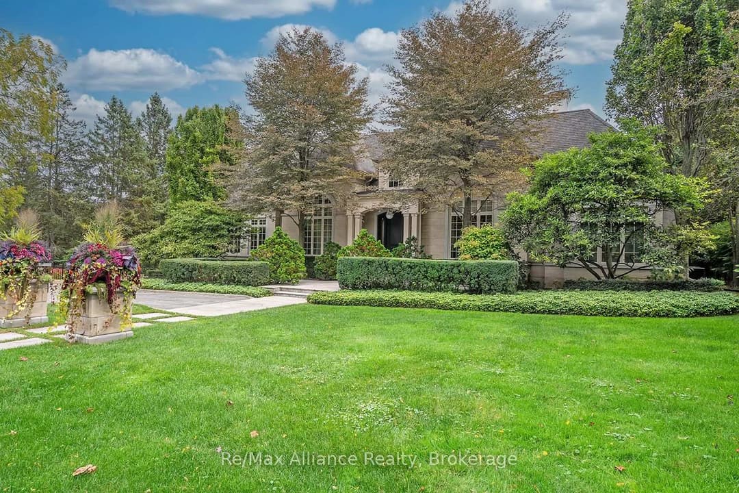 Virtual tour of 1426 Lakeshore Road, Oakville