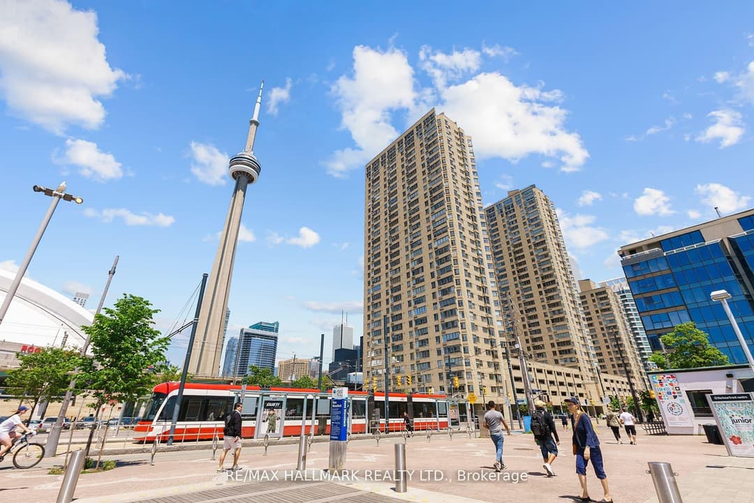 270 Queens Quay Unit 2903, Downtown Toronto / Waterfront