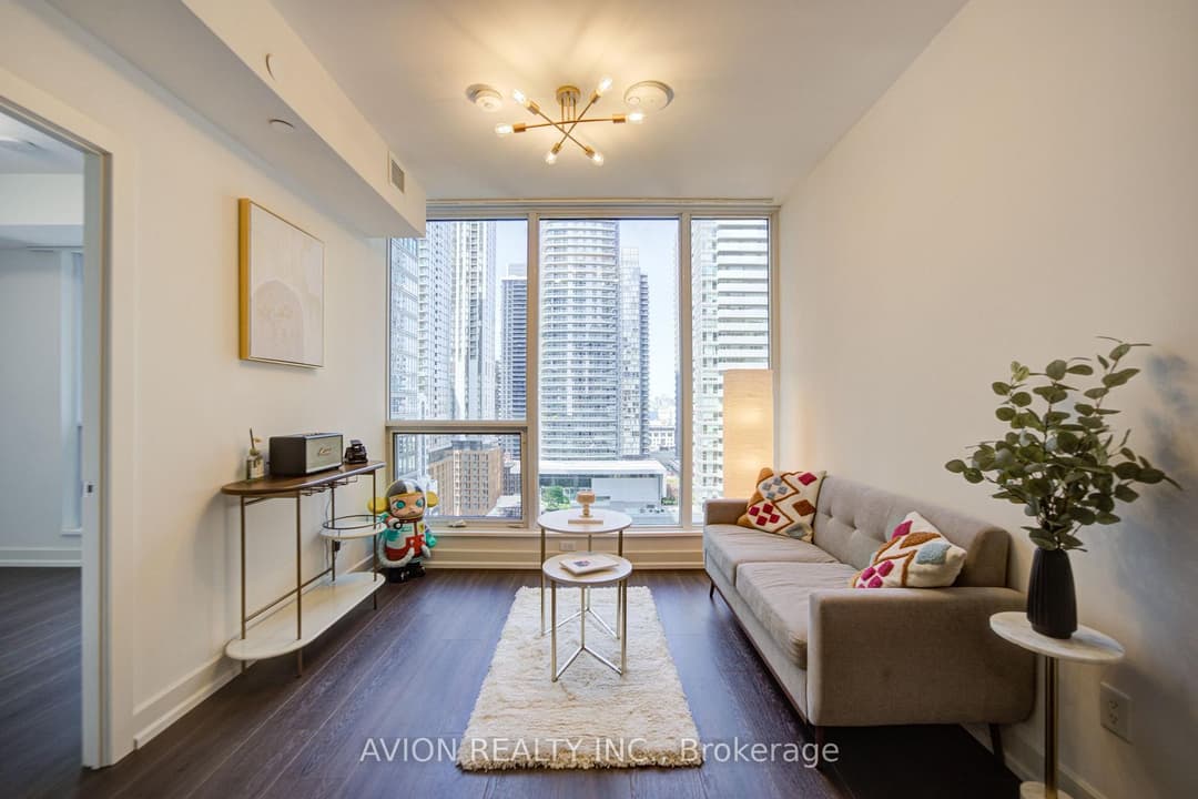 15 Mercer Street Unit 1605, Downtown Toronto / Waterfront