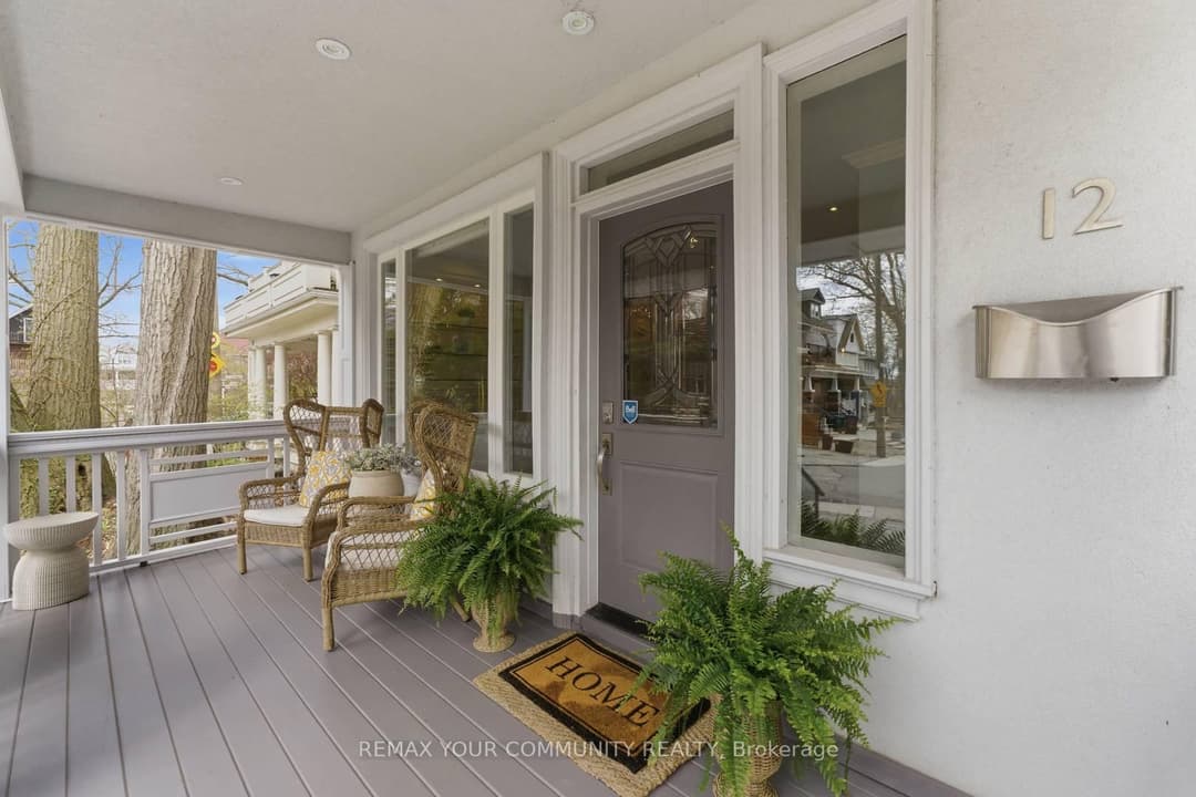 12 Hazel Avenue, The Beaches / Upper Beaches