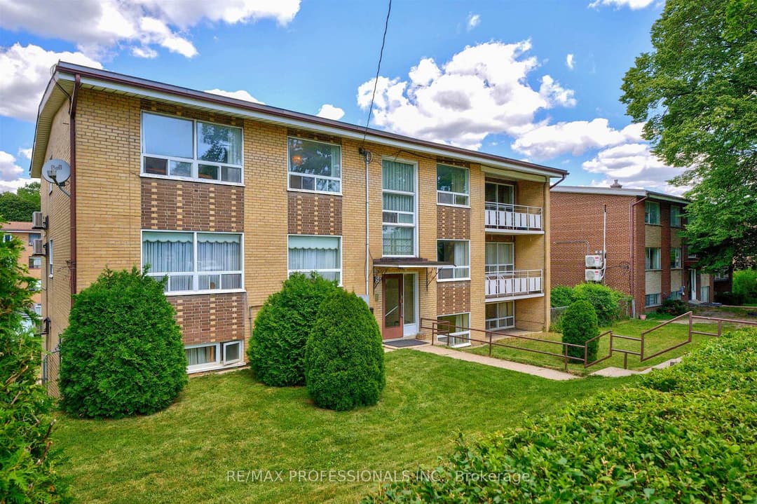 50 Waniska Avenue, Corso Italia / Dufferin Grove