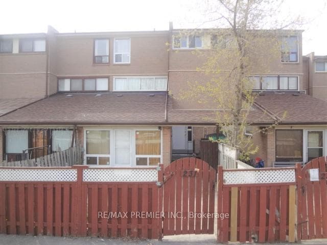 260 John Garland Boulevard Unit 231, Etobicoke (West Mall / Rexdale)