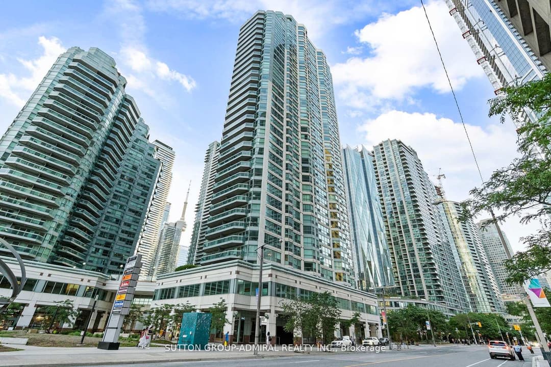 10 Yonge Street Unit 1910, Downtown Toronto / Waterfront