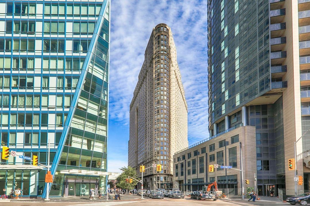 25 The Esplanade N/A Unit 1611, Regent Park / Cabbagetown / St. James Town