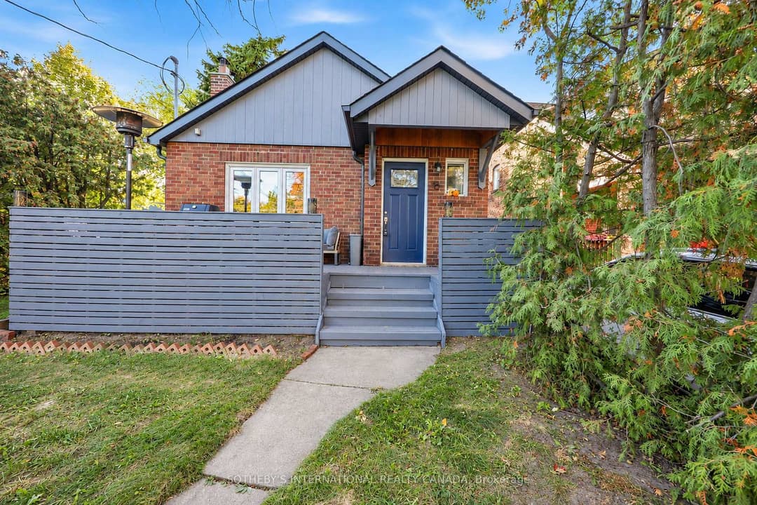 16 Smithfield Drive, Corso Italia / Dufferin Grove
