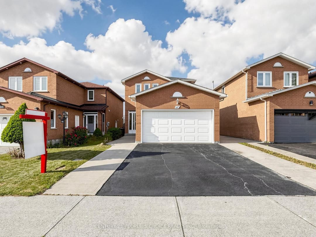 1125 Ivandale Drive, Mississauga