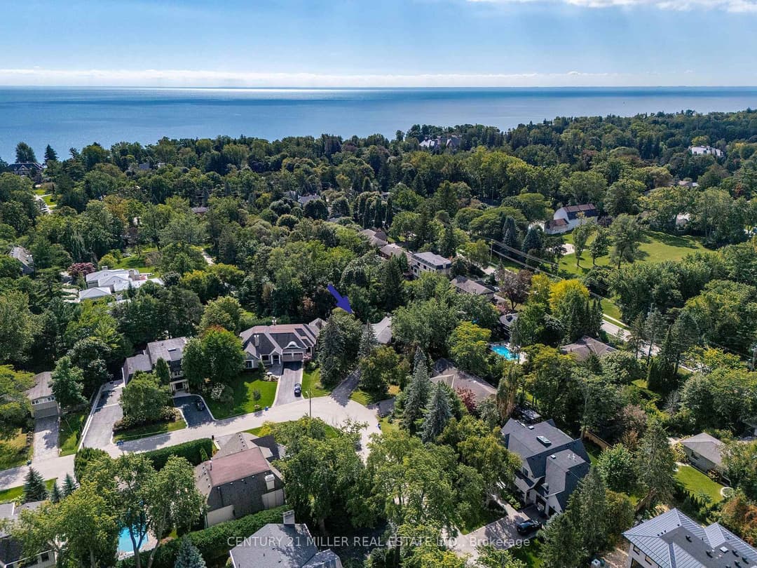 1242 Donlea Crescent, Oakville