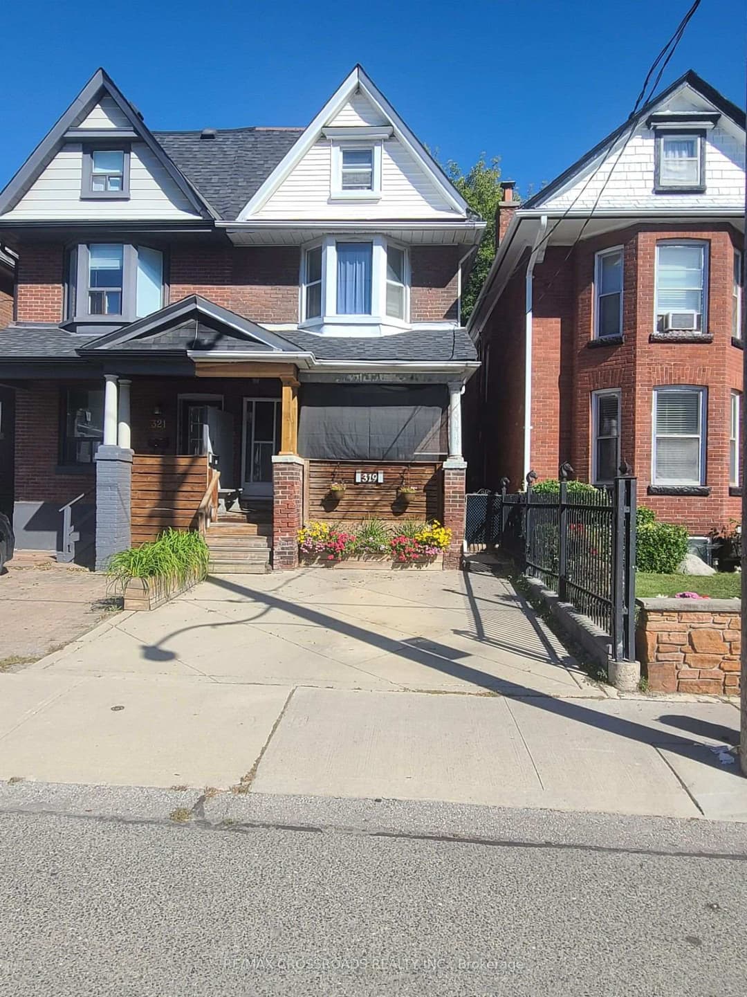 319 Woodbine Avenue, The Beaches / Upper Beaches