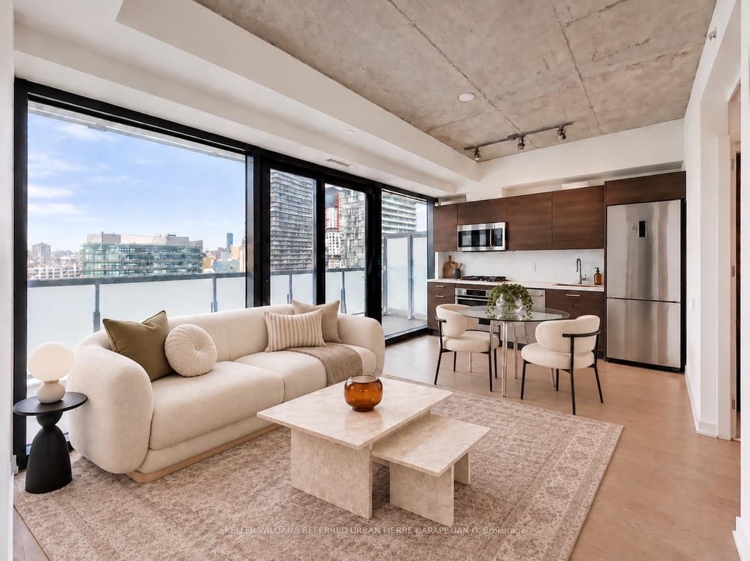 11 Charlotte Street Unit 2004, Downtown Toronto / Waterfront