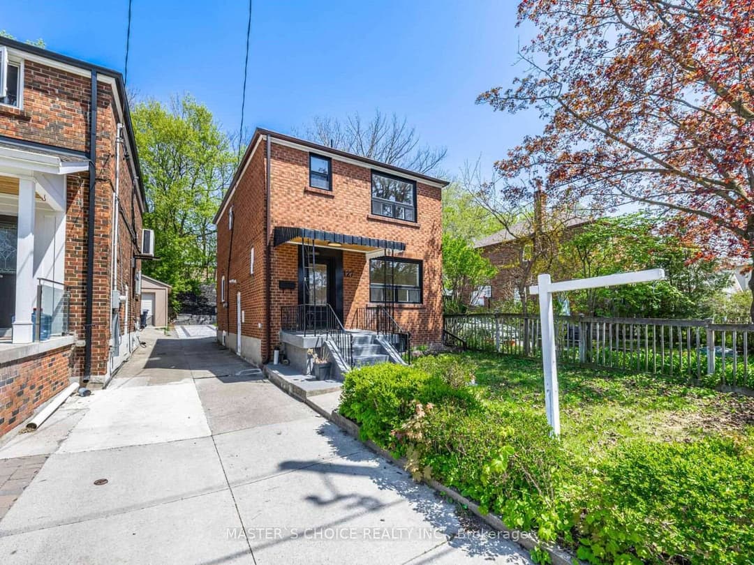 Virtual tour of 127 Highfield Road, Riverdale / Leslieville