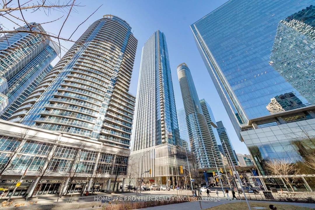 10 York Street Unit 2711, Downtown Toronto / Waterfront