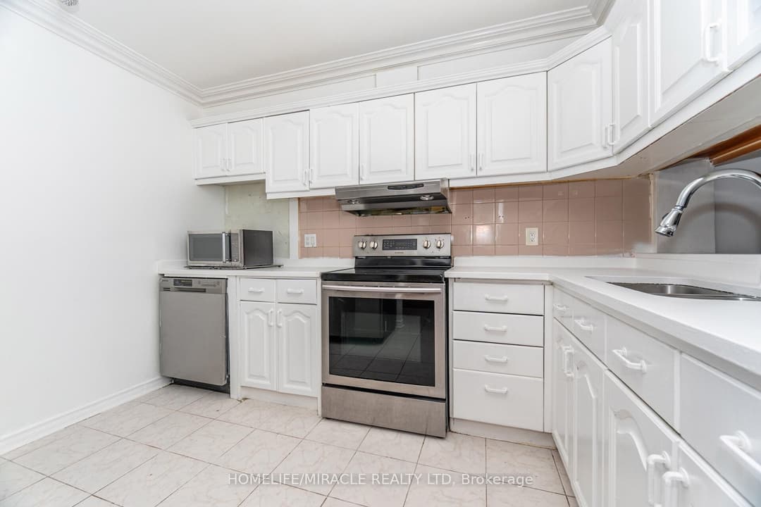 236 Albion Road Unit 208, Etobicoke (West Mall / Rexdale)