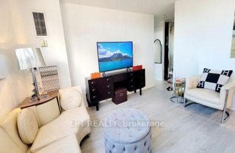 105 Mccaul Street Unit 701, Downtown Toronto / Waterfront