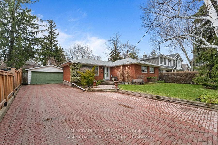 2470 Meadowood Crescent, Oakville