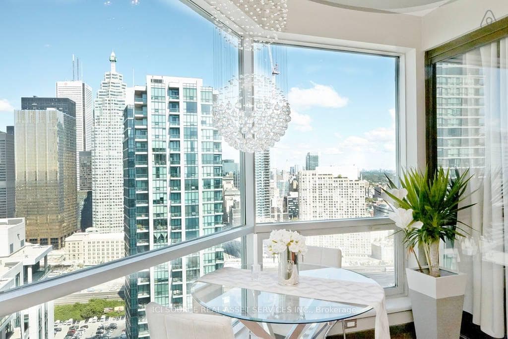 10 Yonge Street Unit 3604, Downtown Toronto / Waterfront
