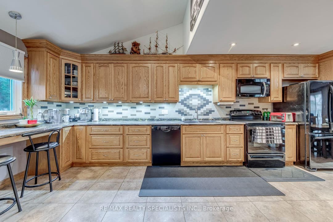 4089 BARBICAN Drive, Mississauga