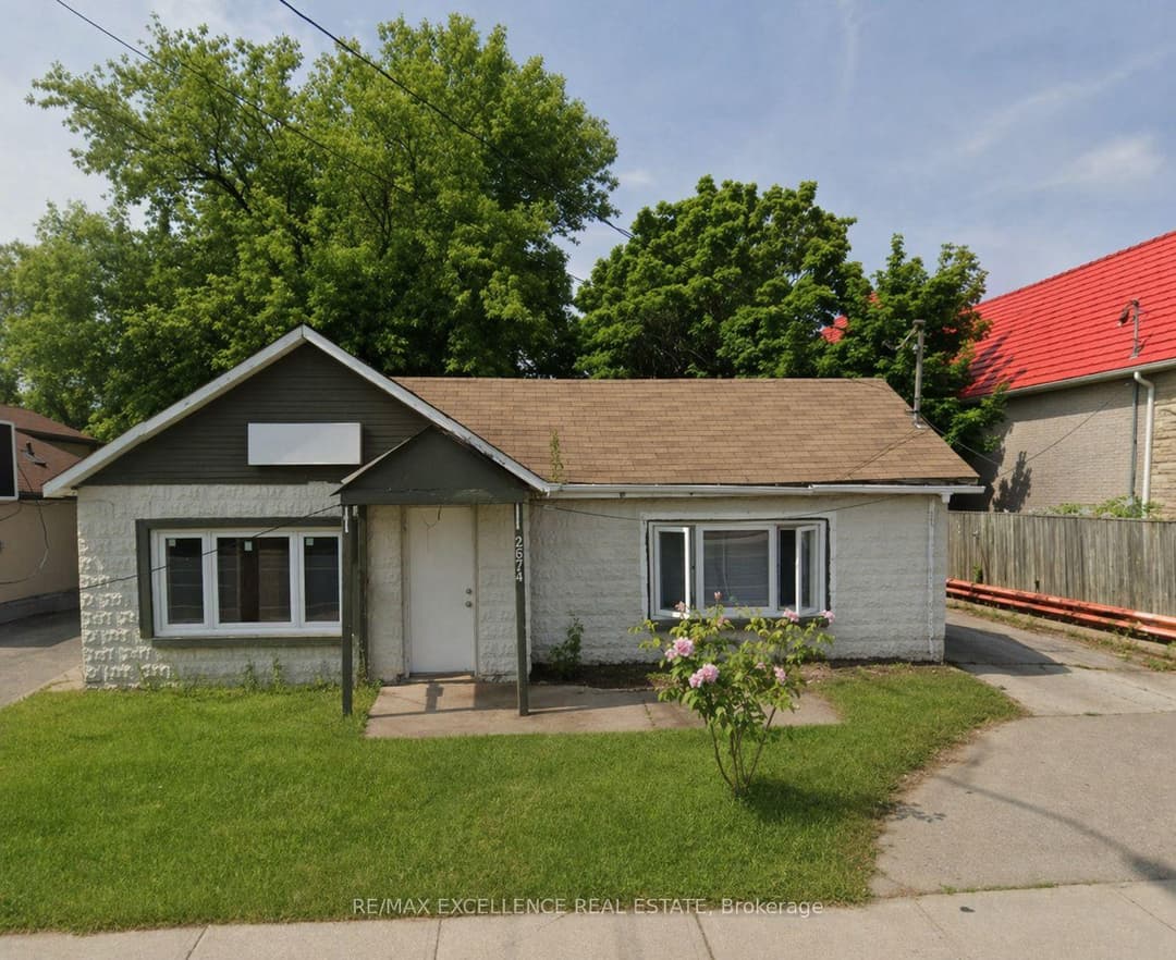 2574 Confederation Parkway, Mississauga
